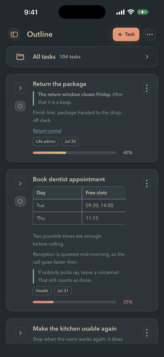 The same FinishTrax Outline screen in the Dark Medium theme.